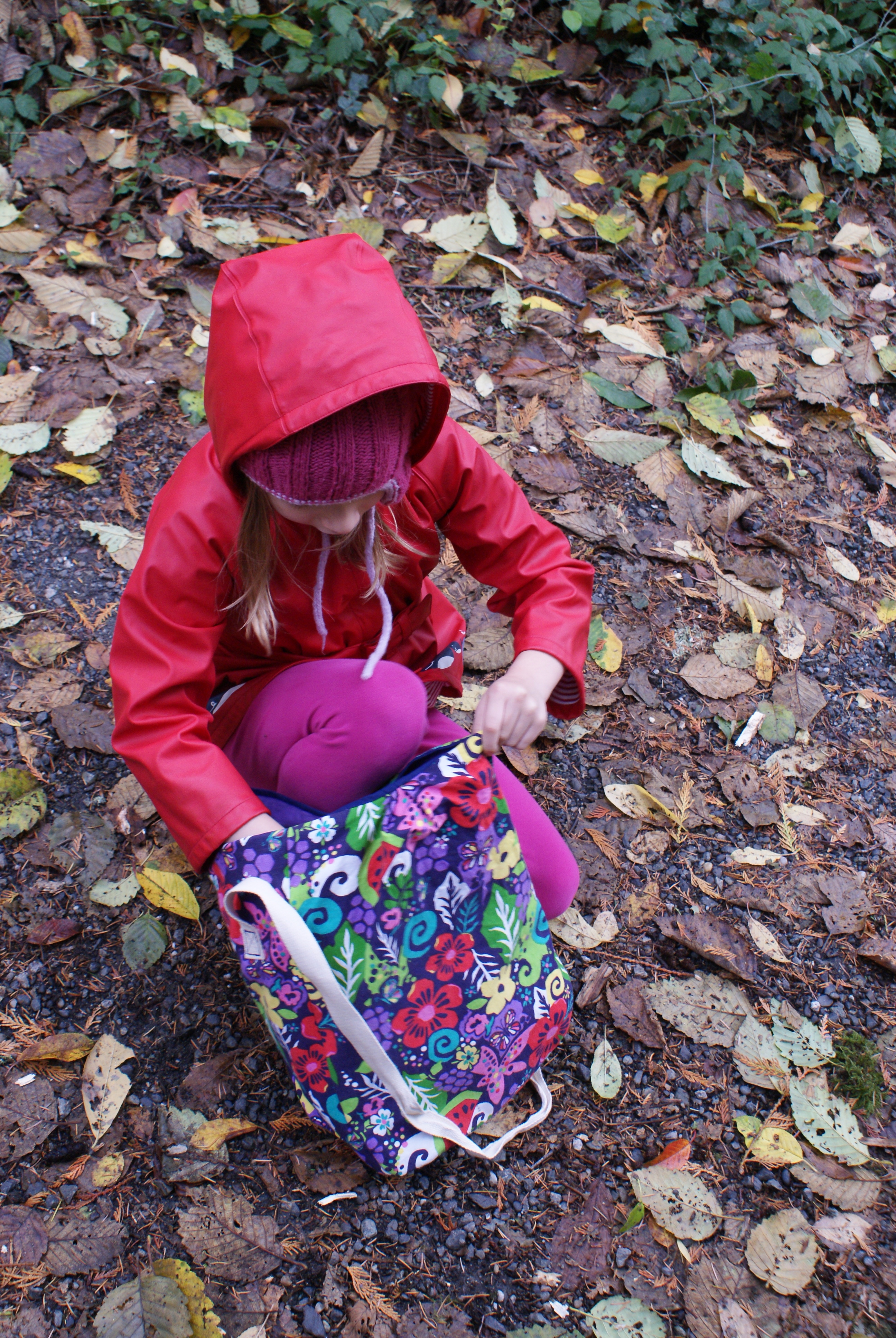 Nature Exploration bag, kids in nature, green hour