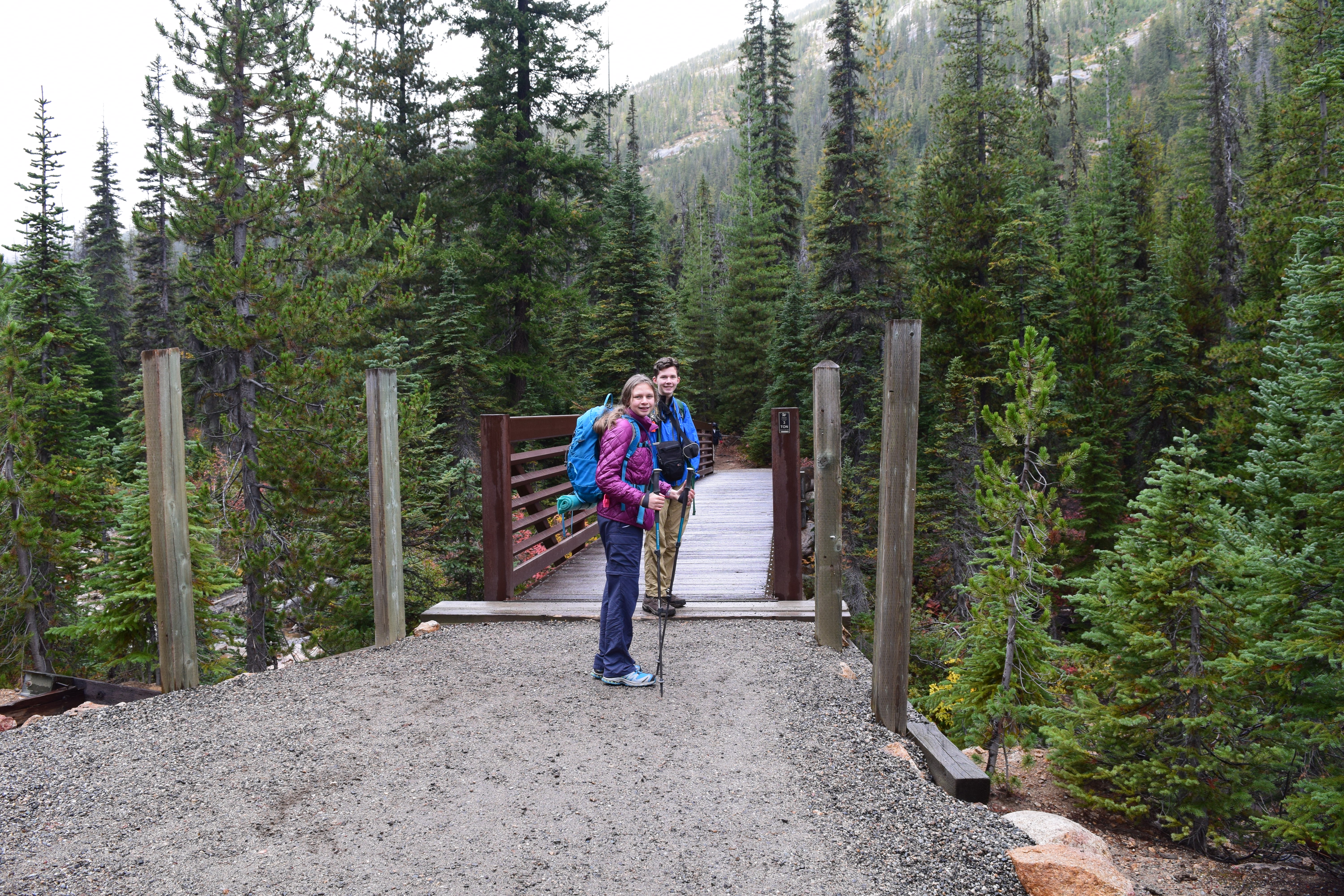 hiking with kids, fall color hikes, north cascades, best hikes for kids